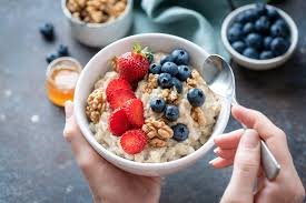 breakfast oatmeal bowl to balance hormones during a weight loss journey